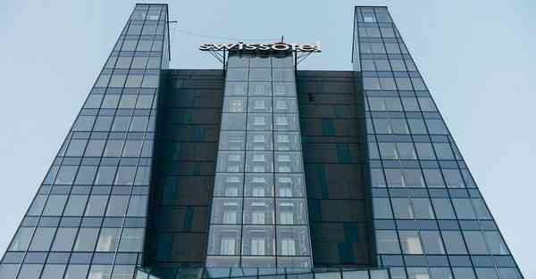 后视镜坏了去4s店换还是外面换